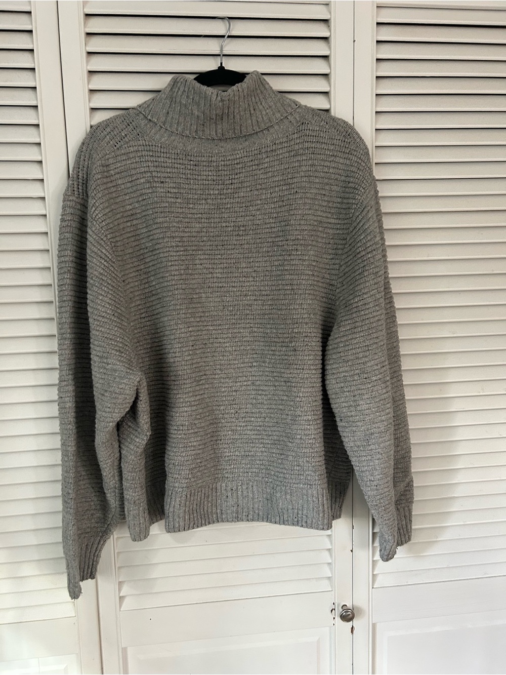 Denver Hayes Gray Turtleneck Ribbed Knit Sweater